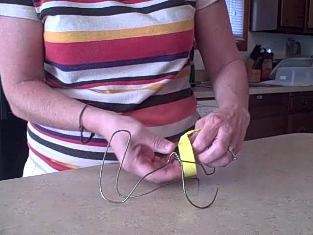 How to Make a Wire Hanger Book Holder by KidsCraftsActivities (8 years ago)